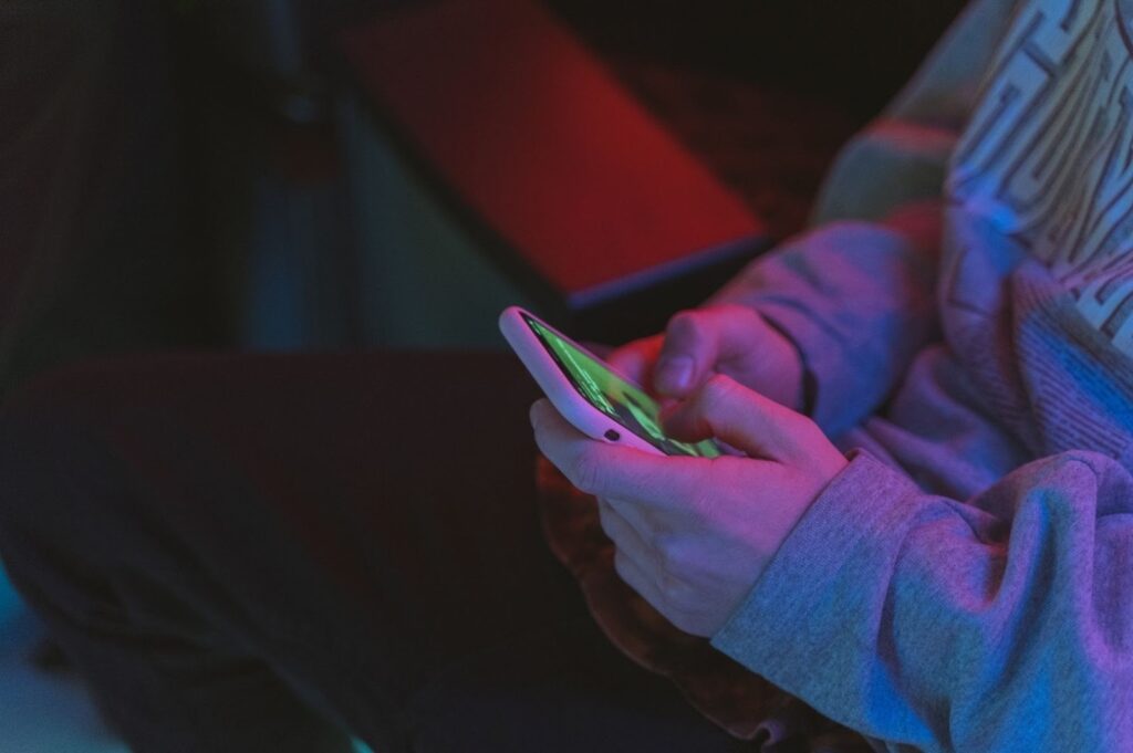 Mobile apps advertising: How OEM advertising drives super app discovery