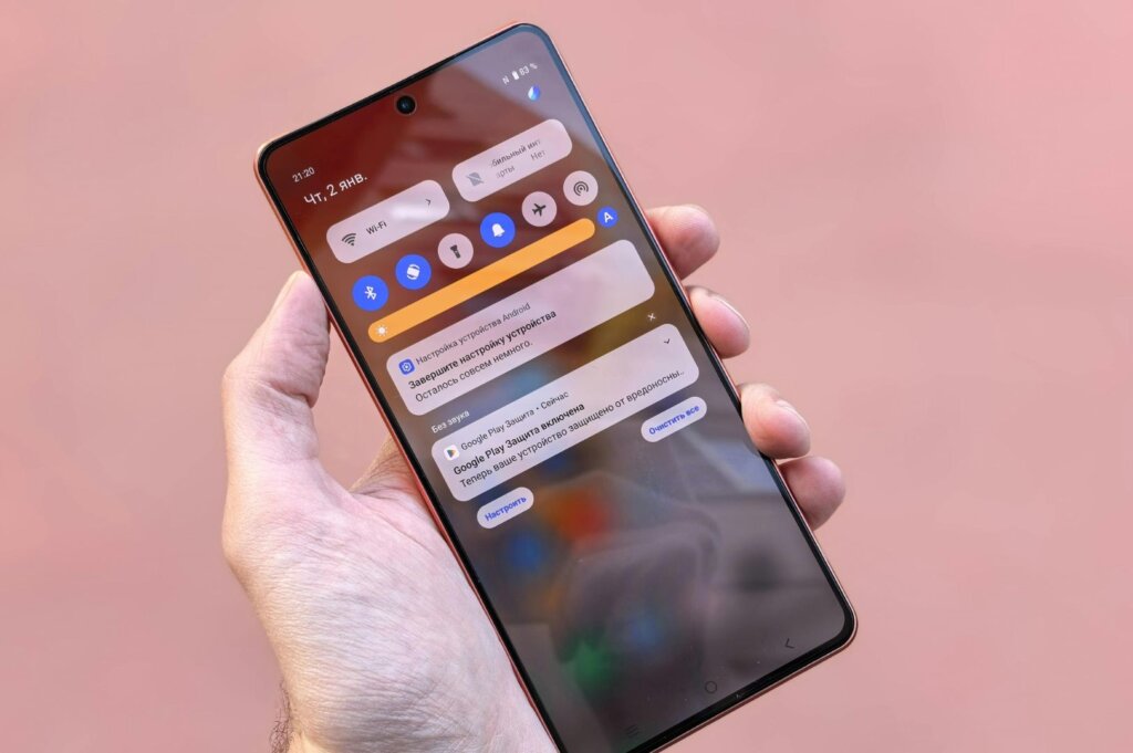 Lockscreen advertising vs. Splash screen ads: Which OEM format is right for you?